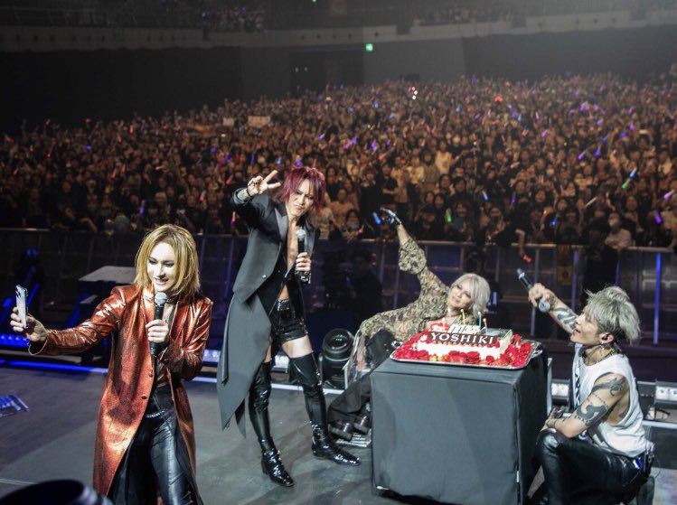 roko42241795's tweet image. このメンバーで何年も続くとは思ってない、というような事をhydeさんが言ってたような。
あの4人の贅沢で楽しそうでキラキラ✨したステージがもう見られないのは寂しいな😭💔
また新しい展開がある事を期待してます。
#TLRS