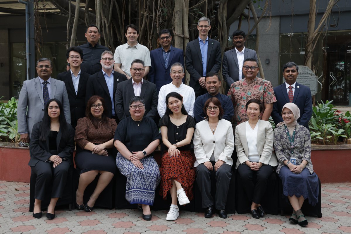 IGBConline's tweet photo. IGBC hosted the World Green Building Council's APN Meeting & Awards as a prelude to Green Building Congress 2024! 🌏✨ 8 countries unite for a net-zero future! 🌱🏙️
#greenbuildingcongress2024 #worldgbc #sustainability #netzero #greenbuilding #ecofriendly #greentechnology https://t.co/UNJBVVwKrx