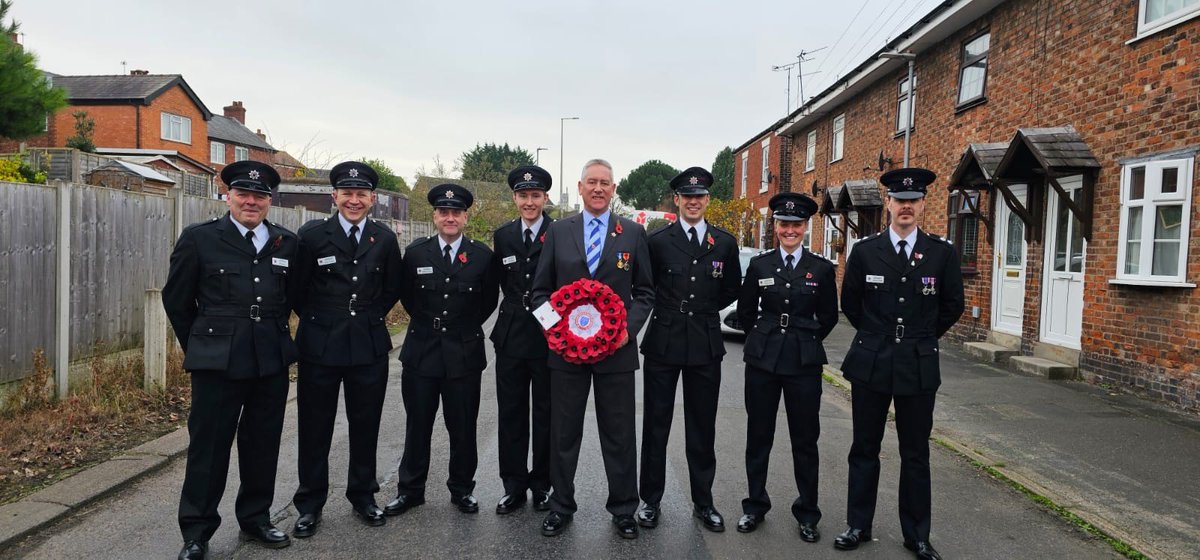 MiddlewichFS's tweet image. Lest We Forget

Remembrance Sunday,  Firefighters, Fire Cadets &amp;amp; Retired Members attended the Community Remembrance Parade &amp;amp; Service in Middlewich.

We Will Remember Them.

@CheshFireCadets
@CheshireFire
