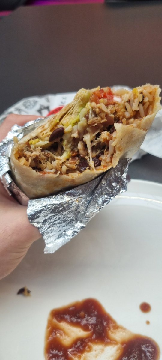 Absolutely banging festive burritos!! With a little smokey chipotle :P Definetly treating myself to one of these again!  <a href="/ListoBurrito/">Listo Burrito 🌯🇲🇽</a>