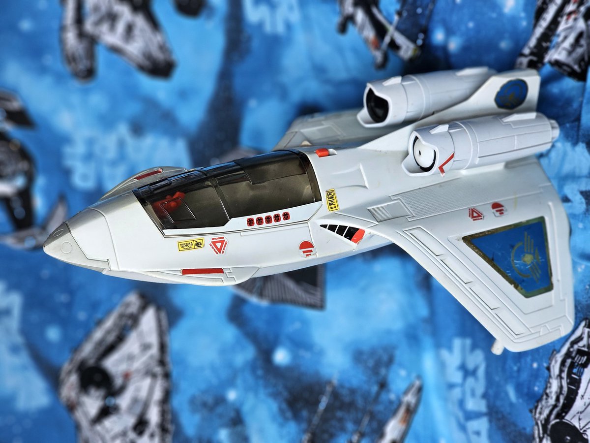 hilary_hildo13's tweet photo. 1986 Captain Power Powerjet XT-7 

#captainpower #80s #Mattel #thriftstorescore #80stoys https://t.co/wjtE5ZvEle