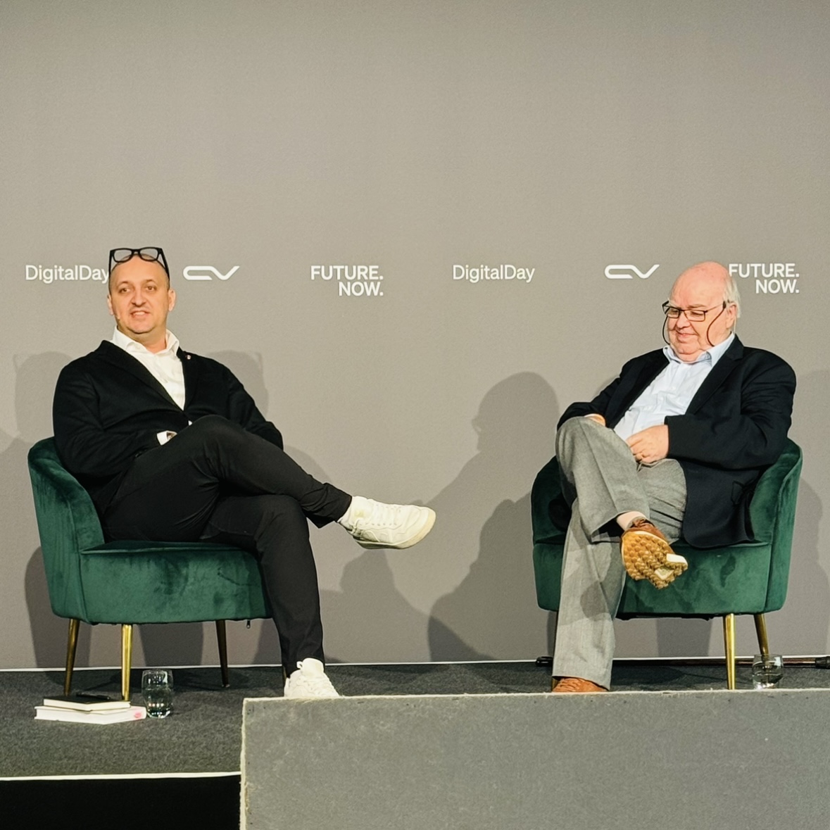 eyeceonline's tweet image. Had a great time last week at Digital Day 24 organised by @cvglobal_ ! Can&apos;t wait for the next one next year :). Great meeting Jay Chen too [1] and hearing the interview with @JohnLennox01 by @jamespoulter ! #ChristiansInTech #MissionMeetsTech
---
[1] cw3.global/origins-and-te…