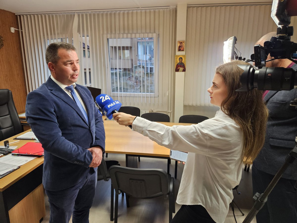 Im Interviews mit dem Direktor der bulgarischen Grenzpolizei Anton Zlatanov. Er erklärt uns, wie Bulgarien seine EU-Außengrenze zur Türkei schützt. Das Schengen-Veto Österreichs sieht er als Diskriminierung. <a href="/eurotours_eu/">Eurotours EU</a> #Bulgarien #Schengen