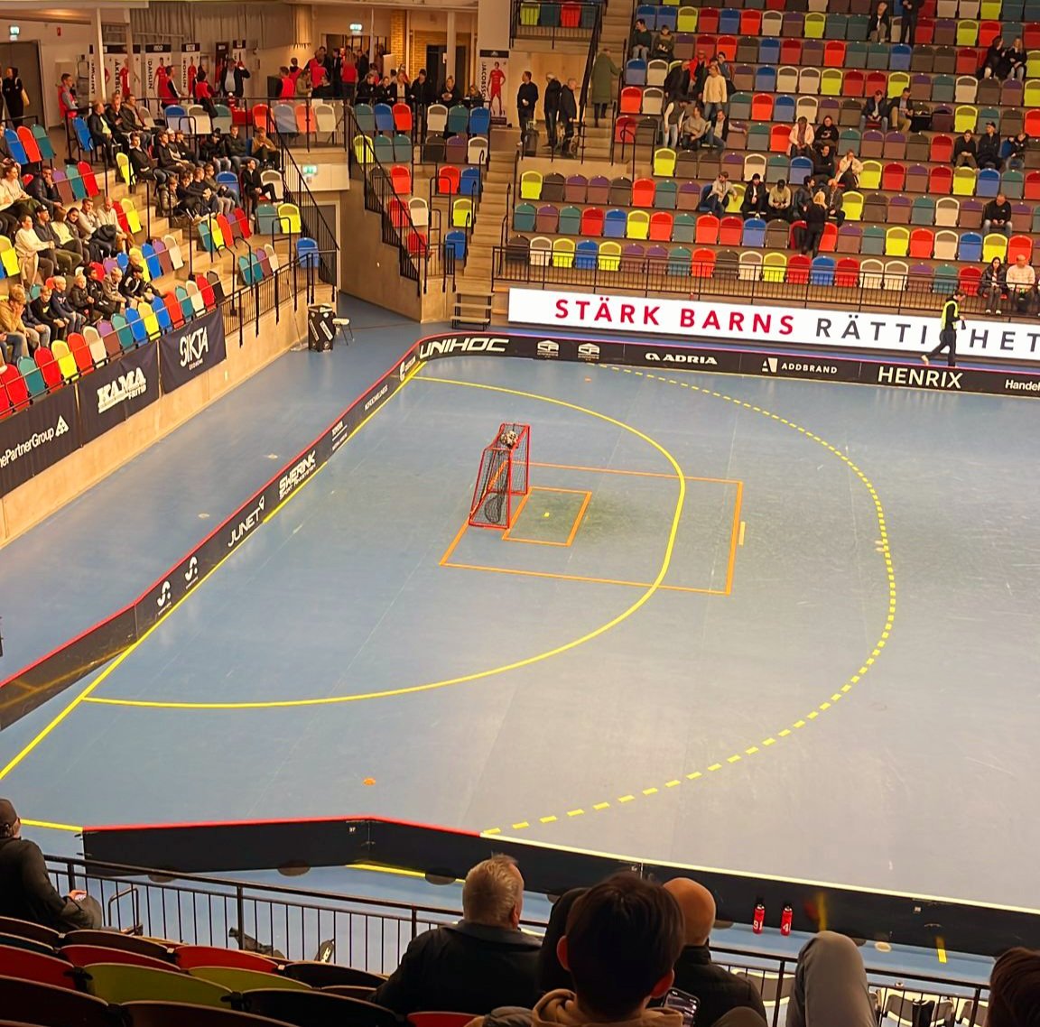 spelbrigaden's tweet photo. Snart dags för JIK-Pixbo | Lär bli målrikt!! #floorball #innebandy #ssl #sslherr https://t.co/DZd2NCAcyV