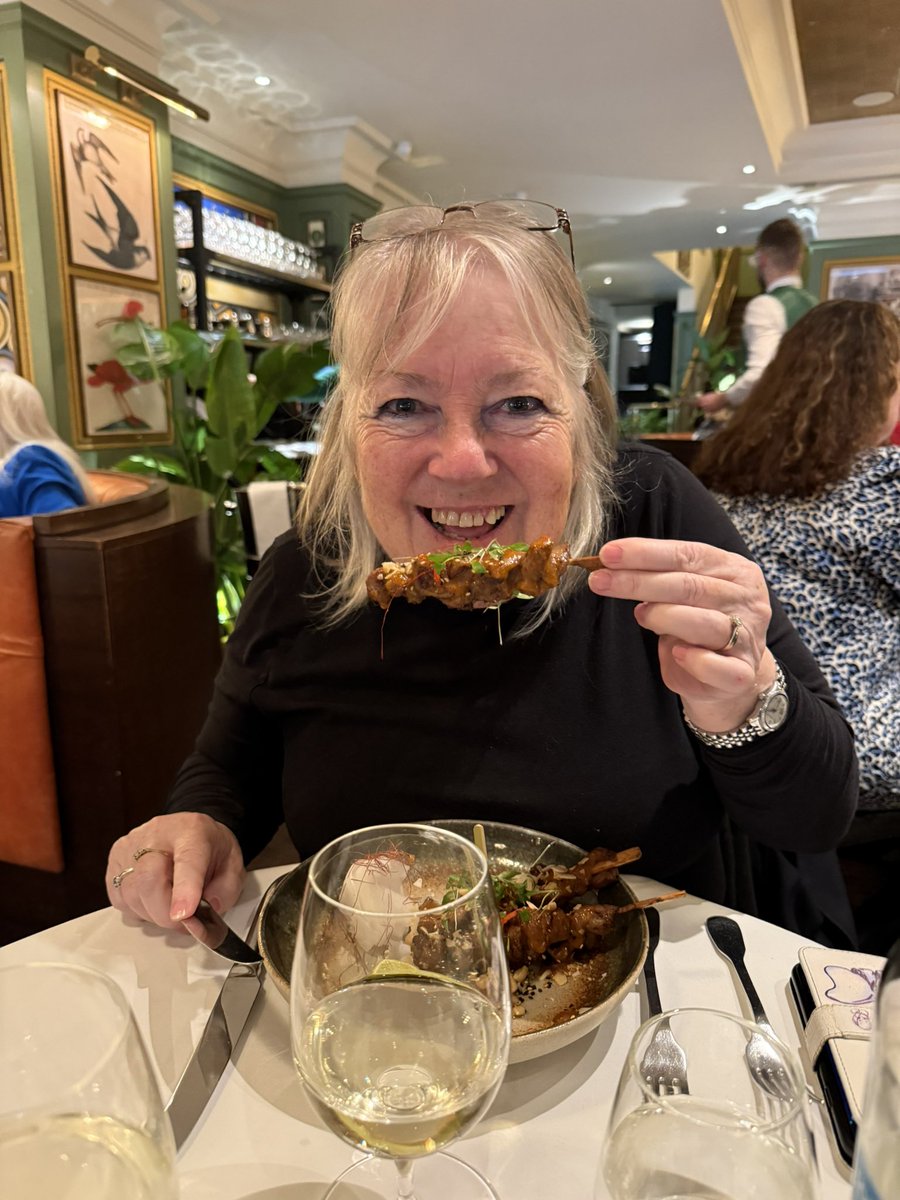 What a day for my gorgeous Mum after a pretty shitty year! Lunch at the Ivy and then got to meet <a href="/ballandboe_/">Ball & Boe</a> ! <a href="/mrmichaelball/">Michael Ball OBE💙</a> touched her hand and wished her Happy Birthday and she said she’s never washing it again! 🤣🤣