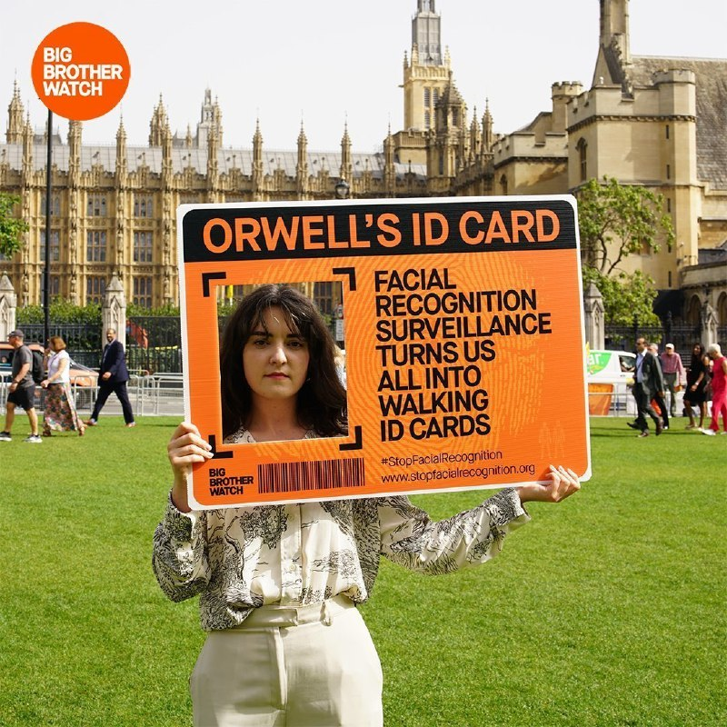 BigBrotherWatch's tweet photo. 🚨 URGENT ACTION: Tomorrow, MPs will debate police use of live facial recognition in the UK

Met Police use of this Orwellian face-scanning tech has increased by 1000%

Time is running out - Tell your MP to #StopFacialRecognition⤵️
https://t.co/aLzVZb21Pv https://t.co/NgcfUEzeqk