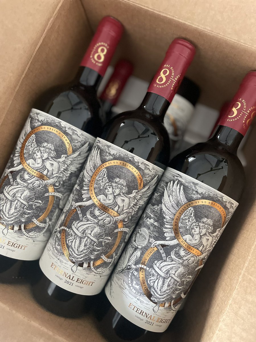 tgsselection's tweet photo. Tuesday;
Local deliveries in areas Dainfern and Lonehill.
The Coravin Timeless Three+ (the needle as the gents call it) 😅😂, Blankbottle’s Empire Red Blend, Buitenverwachting’s Hussey Vlei Limited Edition Sauv, and The Eternal 8, by Orpheus & Raven 🐦⬛ 🍇🍷
#WineOrders https://t.co/QbqRSHgUpu