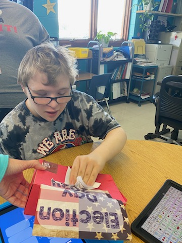 Last week M's third bell Math class learned about elections &amp; counting votes. 🗳☑️