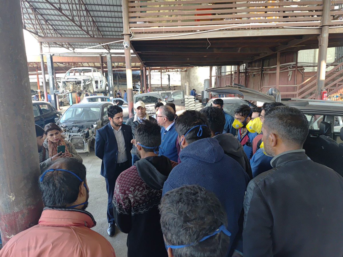 With the aim of peroclating message of Labour Laws at gross root levels, today ALC Baramulla along with field staff made pre-intimated inspection to certain big establishments of District. <a href="/DCBaramulla/">Deputy Commissioner Baramulla</a> <a href="/LabourCommrJK/">Labour Commissioner, J&K</a> <a href="/Rahil__Amin/">Rahil Amin</a>