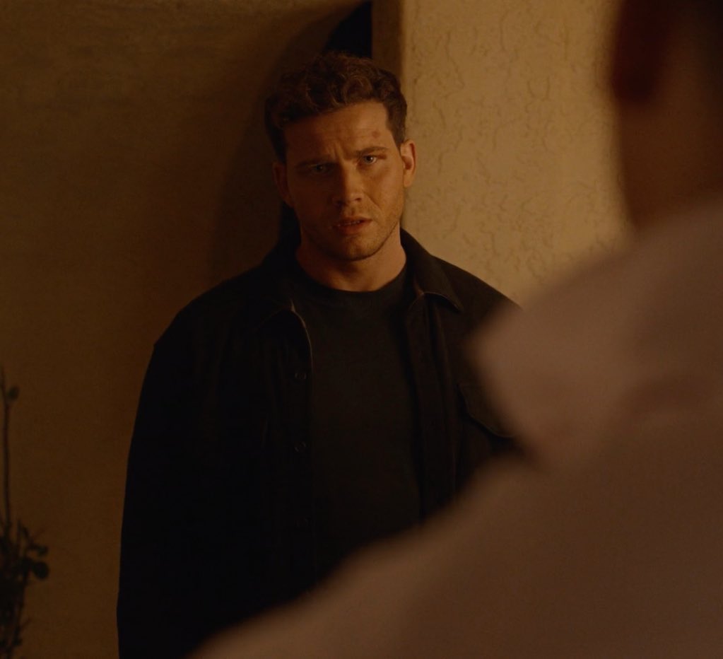 uhbucky's tweet photo. never getting over the sexual tension here because how is this real https://t.co/NL7l2rUZOq
