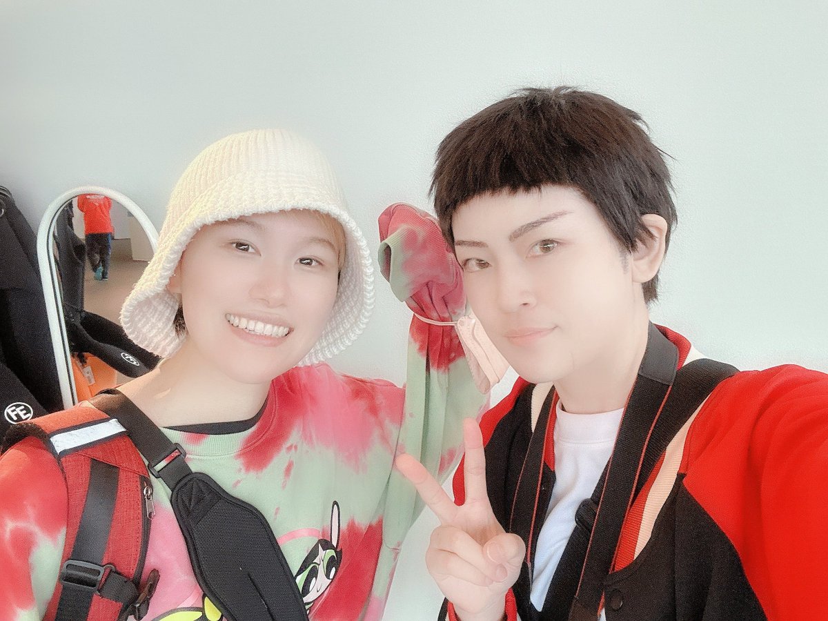 t0myuma's tweet photo. 関東遠征2日目は関東ローカルファミレスのデニーズでのんびりモーニングを堪能し、サブカル会館外ロケプランでいぬすけさんにスラダン三井学ラン衣装撮影してもらいました☺️まーじでめちゃめちゃサイコーに撮っていただいたので早く掲載したい🥹✨写真は翌日江ノ島でお会いした時の🥰 #ymtrip #ymcos https://t.co/eenNbm9aE9