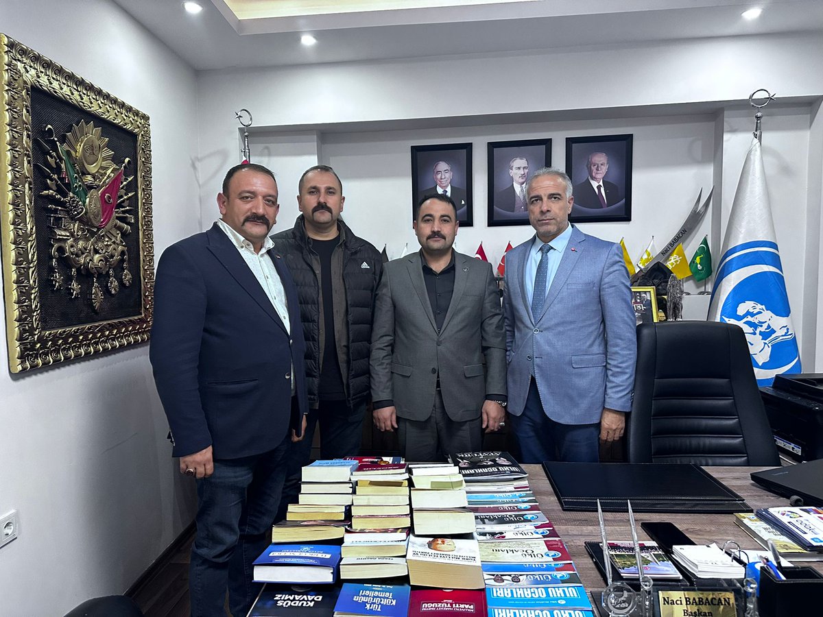 nedimbakirci's tweet photo. TÜRKAV olarak Niğde Ülkü Ocakları iL başkanı sayın @naci_babacan51'ı ziyaret edip hediyesini takdim ettik. Misafirperverliği için Ocak başkanımıza teşekkür ediyorum...
@NigdeUlkuOcagi https://t.co/n5X4EWC8HP