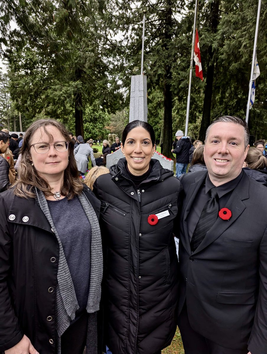 RoseyManhas's tweet image. It was a meaningful experience to begin a new tradition of DPAC43 laying a wreath in honor of all the soldiers who fought for our country. Honoring their bravery and sacrifice is a small gesture to show our gratitude and respect for those who served to protect our freedoms.