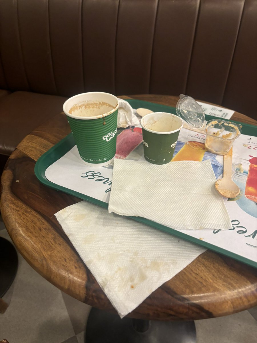 SethiRuchikaT's tweet photo. Not a single customer asked for a reusable mug,nor once the outlet mngr suggested reusables.(even though they had reusablesmugs)!

It’s really incumbent on theF&amp;B’s to offer to all its #INSEAT dinners —food &amp; drinks in reusables.

@Chaayos @Salujanitin 
pls cutback #disposables https://t.co/a8HLOhngBe