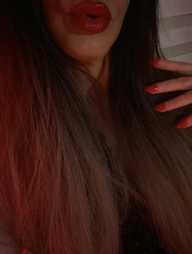 Fıtness yapan ve futbolcu erkekler bi adım önde💕fotonla yaz..
tlgram;ruyaaruya1876