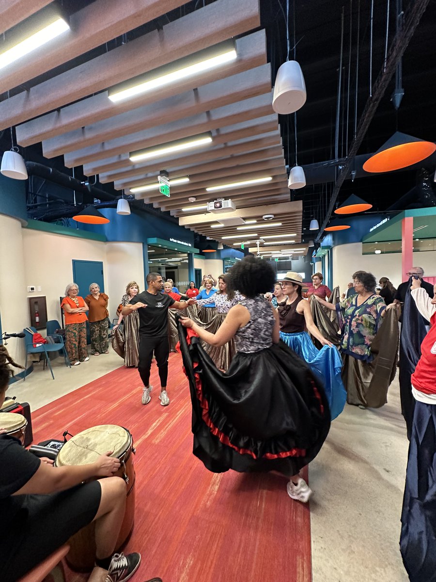 seniorplanet's tweet image. ¡Bailemos juntos! 💃 The Senior Planet center in Miami celebrated #HispanicHeritageMonth with a Bomba y Plena dance class with @AARPFL and Afro Borinken Roots Performing Group to celebrate Puerto Rican culture and tradition.