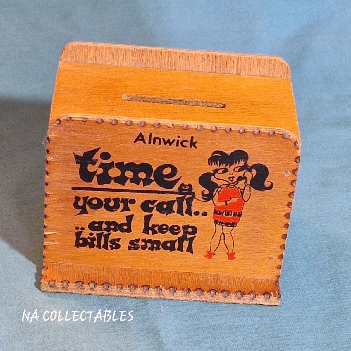 nacollectables's tweet image. Ok so how Kitsch is this money box?? Sensible to collect for those long phone calls though! 
etsy.me/4fd27uN
@EverRotating #vintageshowandsell #Alnwick #moneybox #telephonecall #kitsch #vintagehome #vintagedecor #homedecor #retrodecor #retrohome #wooden