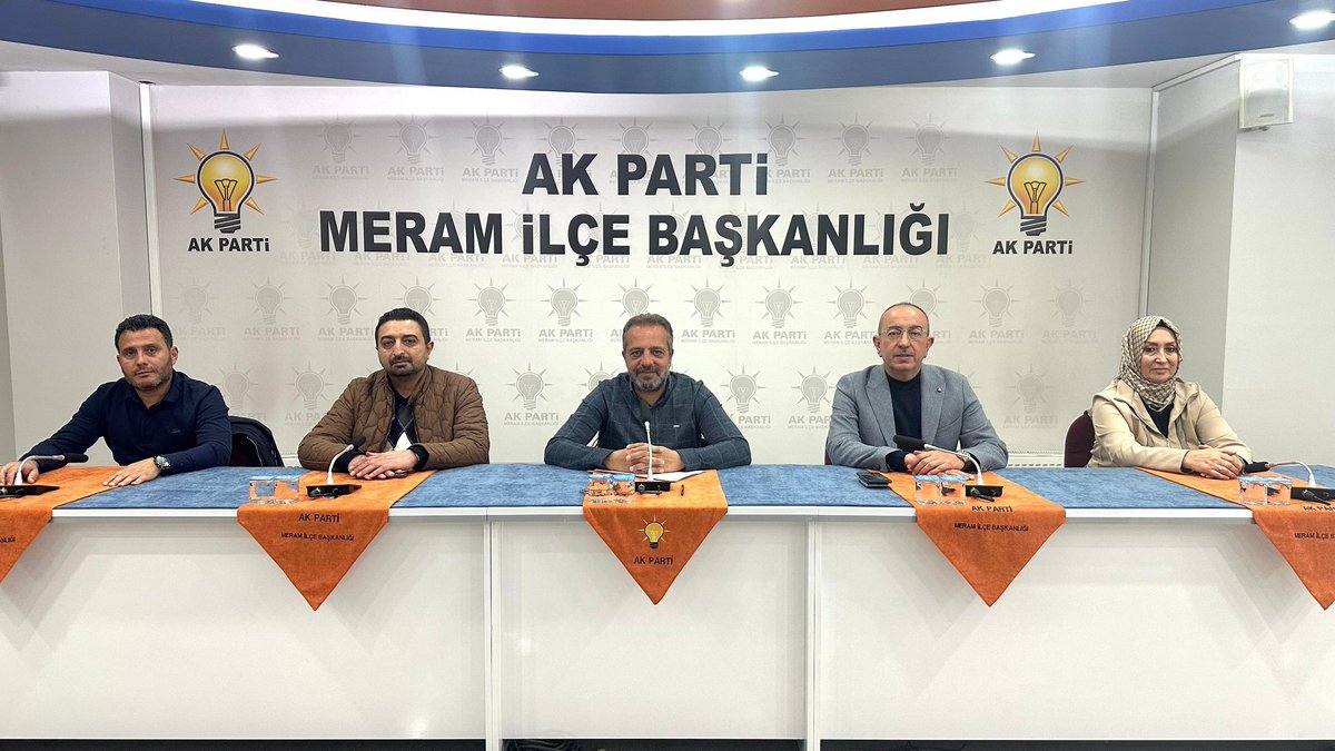 akpartimeram's tweet photo. Haftalık Olağan Yönetim Kurulu Toplantımızı Belediye Başkanımız @MustafaKavus 'un da katılımı ile İlçe Başkanımız @Dolular riyasetinde teşkilat binamızda gerçekleştirdik. 
#BizimMeram https://t.co/MjFfIVoUOK