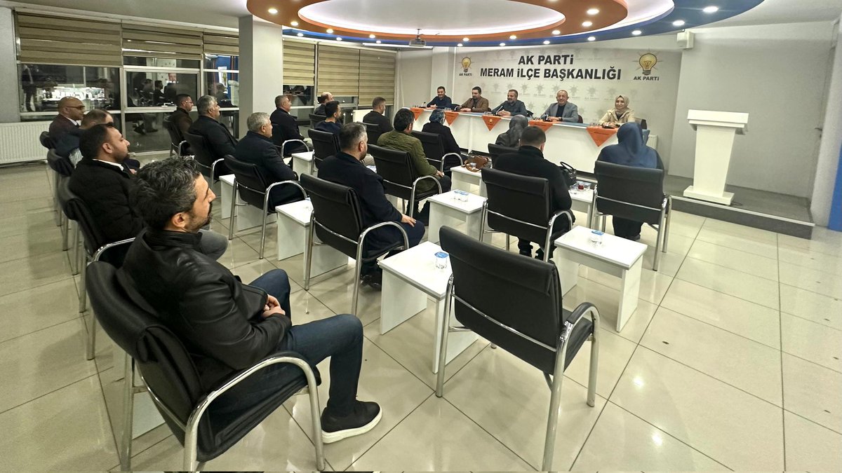 akpartimeram's tweet photo. Haftalık Olağan Yönetim Kurulu Toplantımızı Belediye Başkanımız @MustafaKavus 'un da katılımı ile İlçe Başkanımız @Dolular riyasetinde teşkilat binamızda gerçekleştirdik. 
#BizimMeram https://t.co/MjFfIVoUOK