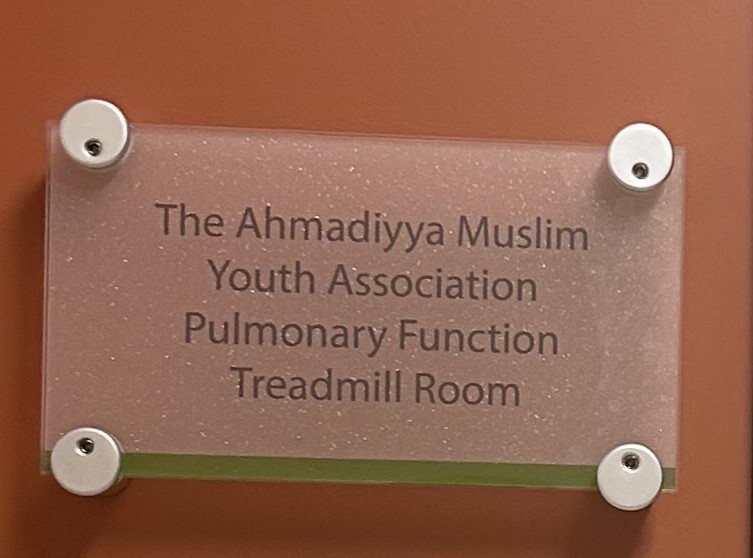 The Marotta Family Hospital in St. Catharines, Ontario, recognized the $25,000 CAD donation commitment  from the Ahmadiyya Muslim Youth Association Canada with a plaque.

Raised through the Annual #RunForNiagara charity run by our Muslim Youth.

#Niagara #Mercy4Mankind #Ahmadiyya