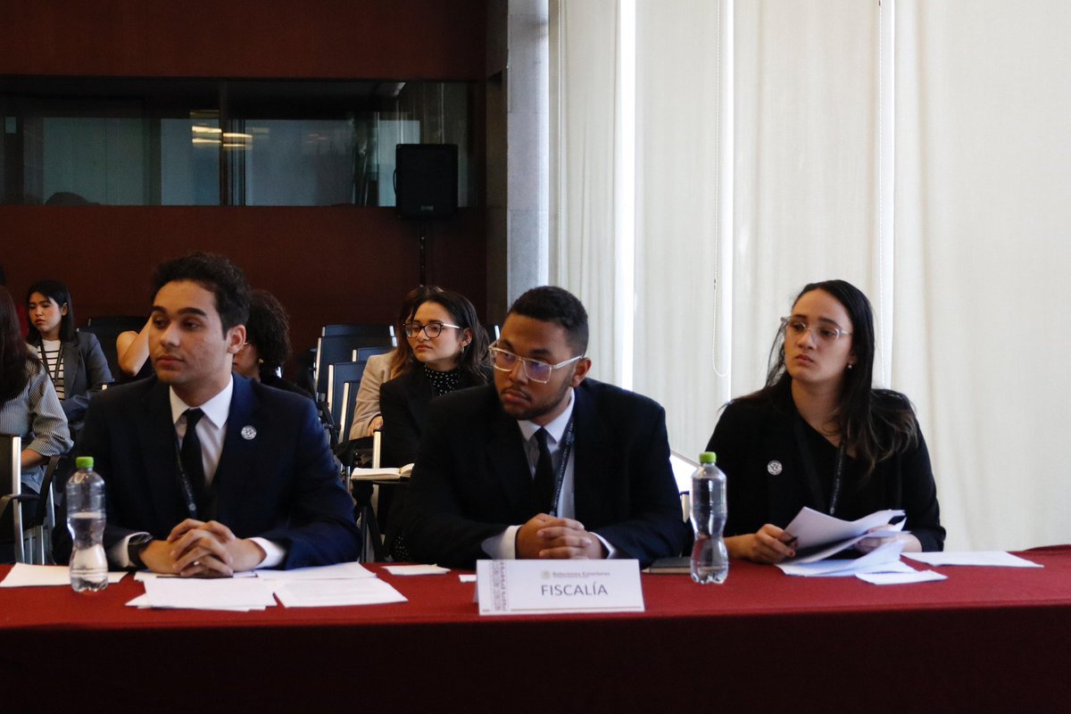 competenciaVCGM's tweet photo. 🎉 ¡Concluye la XXII Edición de la Competencia de Derecho Penal “Víctor Carlos García Moreno”! 🎉

Felicitamos a todos los equipos por su esfuerzo y crecimiento. 👏
🏆 1° Lugar: @DerechoUNAMmx 🇲🇽
🥈 2° Lugar: @derecho_unibe 🇩🇴
🥉 3° Lugar: @PUCMM 🇩🇴 https://t.co/L7IVJVI3a9