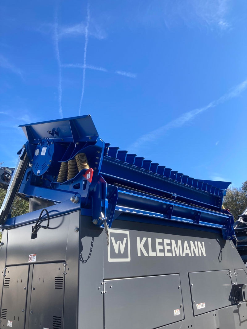 rockproducts's tweet image. Rock Products is attending the Wirtgen Group’s #TechnologyDays event at Wirtgen’s Nashville-area headquarters, including demonstrations of its Kleemann #mobilecrusher line and its full slate of road building machinery.