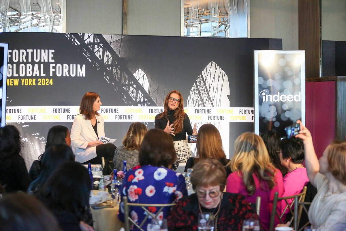 FortuneMagazine's tweet photo. We were honored by special guest @BrookeShields
at our #FortuneGlobalForum Most Powerful Women breakfast presented by @indeed. 

"I am really, truly, slightly terrified’ about the misogyny in our culture," Shields said at the event. 

👉 https://t.co/Fa9pe5lTo6 https://t.co/haYPRJEZVf