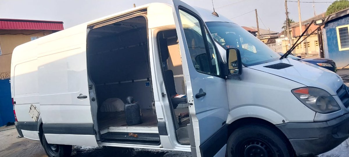 rapshowstarr's tweet photo. We courier Cartons of Beverages and food 
Moving from house to house 
Furniture 
Electronics
Etc.
Book us today to move your stuff with utmost professionalism and timeliness (09050520027)
Weight category
1.5 tonnes
#Logistics #courier https://t.co/ybmaX2hW5W
