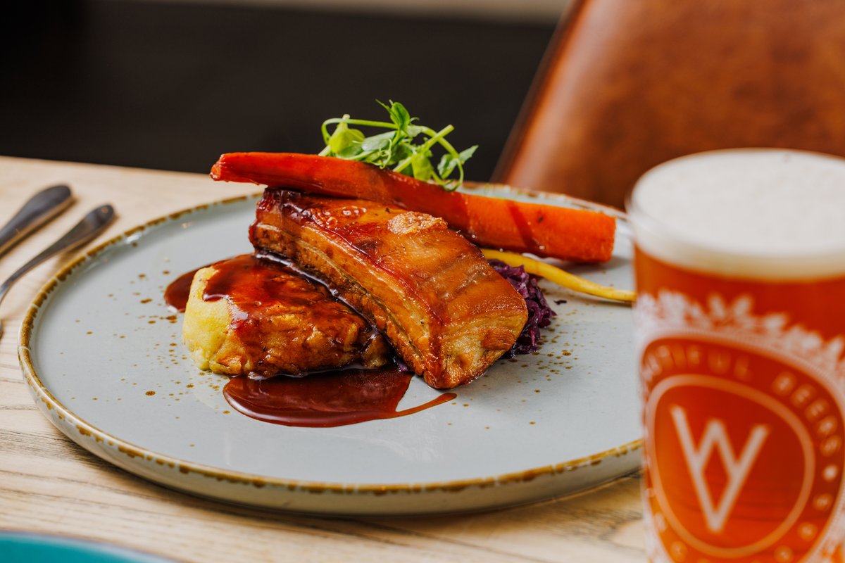 Hello all, here's some lovely photos of our updated menu, taken by the ever talented Jack Spicer Adams a couple of weeks ago. Nights drawing in, bit of a chill in the air and leaves falling fast now.. festive Christmas pics to follow soon! The Team.