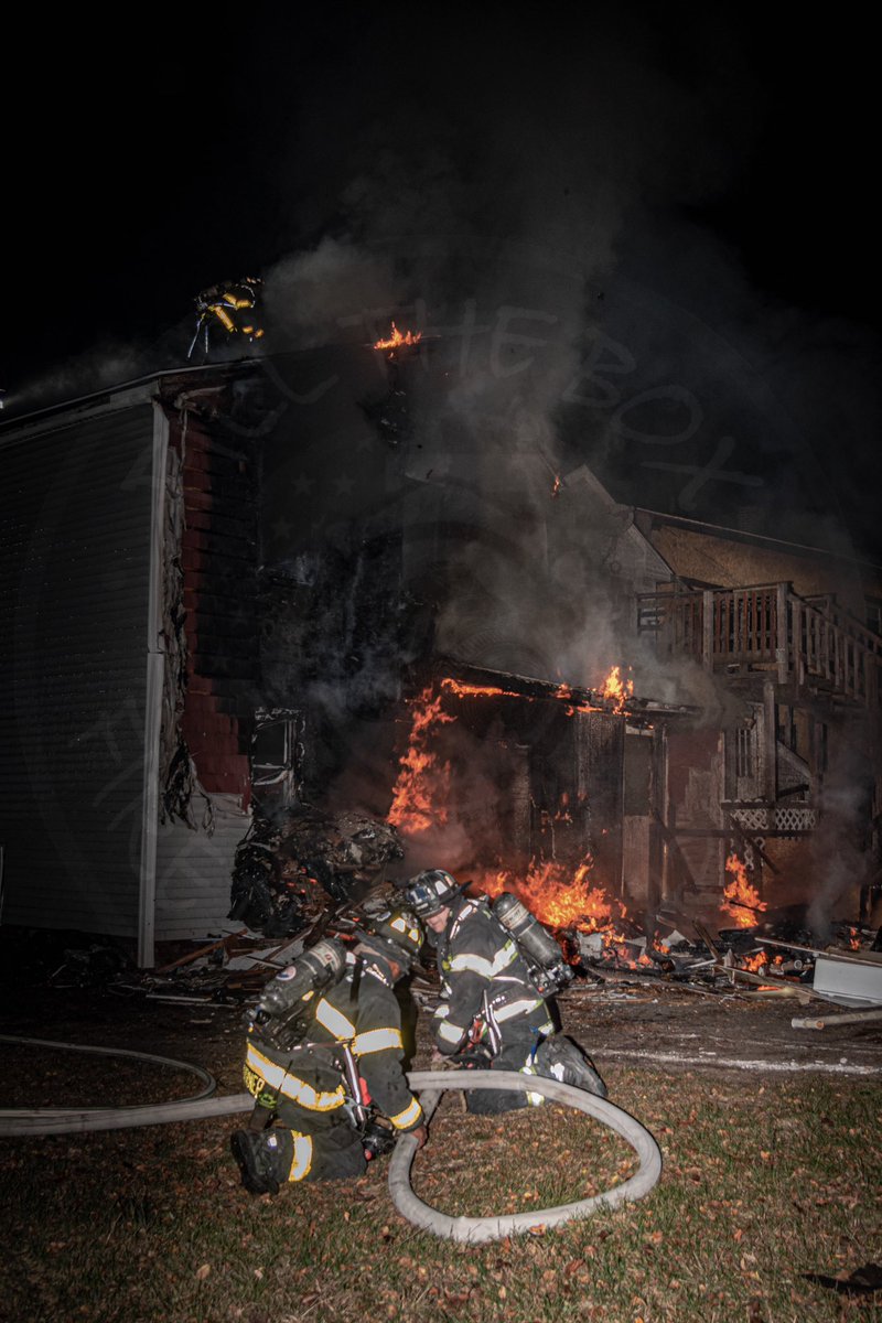 Fill The Box Fire Photography tweet media