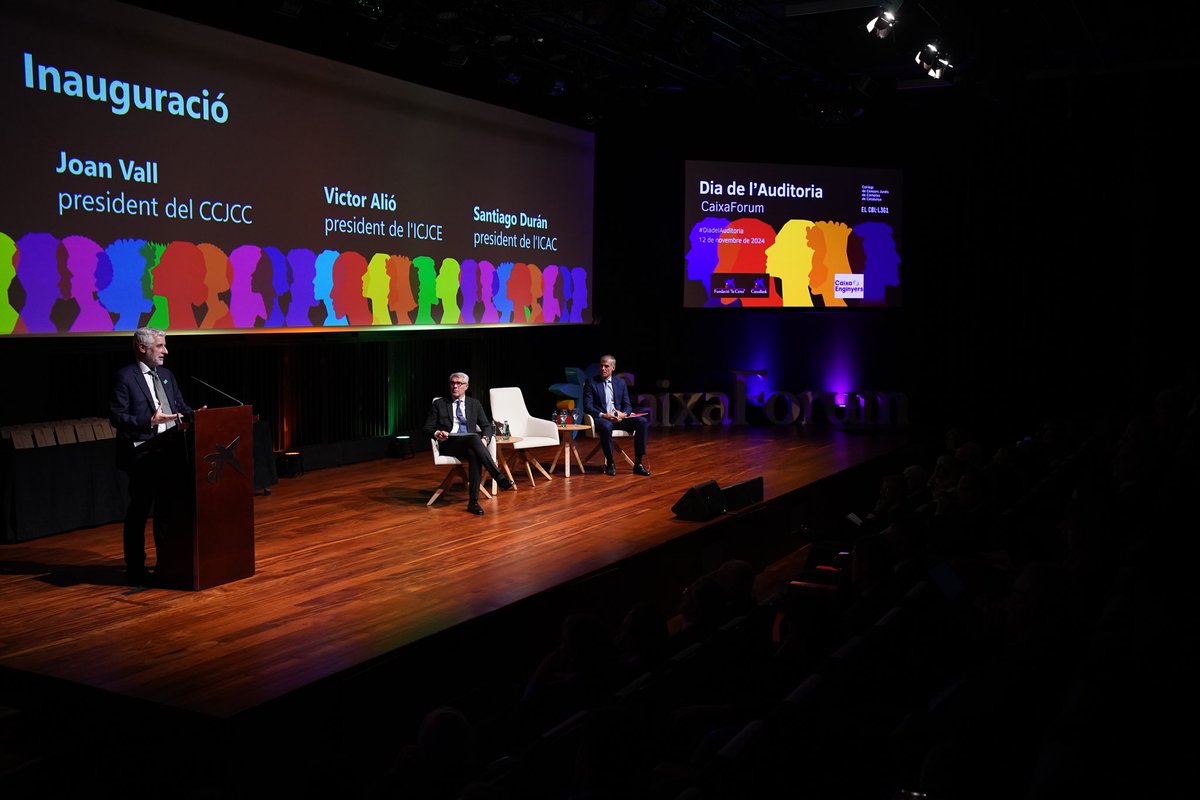 AuditorsCENSORS's tweet image. L’Auditoria és una professió de futur, la #IA podrà substituir determinades tasques que desenvolupen les persones però mai substituirà a les persones, ja que són el centre de les firmes d’#auditoria.
#DiadelAuditoria