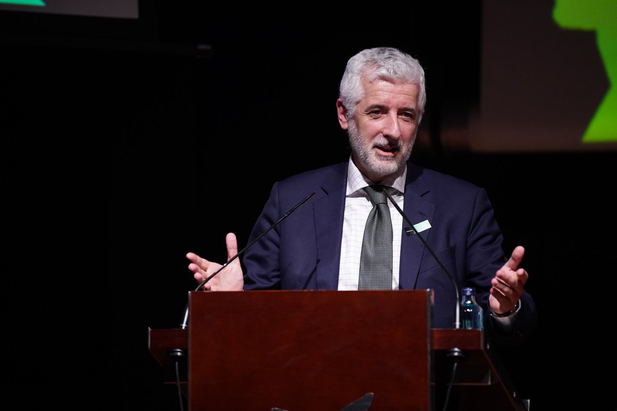 AuditorsCENSORS's tweet image. L’Auditoria és una professió de futur, la #IA podrà substituir determinades tasques que desenvolupen les persones però mai substituirà a les persones, ja que són el centre de les firmes d’#auditoria.
#DiadelAuditoria