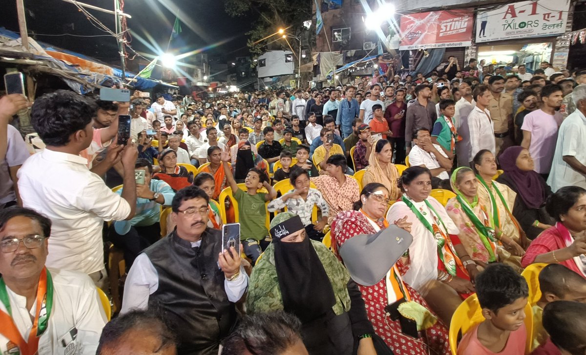 DJSoniSpeaks's tweet photo. जननायक श्री @RahulGandhi जी ने कहा है कि कांग्रेस का हर कार्यकर्ता धारावी की रक्षा में डटा रहेगा। अब महाराष्ट्र से गद्दारी करने वालों को जनता सबक सिखाने का समय आ गया है।
- @kanhaiyakumar
#DharaviMaangeNyay
#AapkiJyoti #AapkiBeti #Mini_India
#Skill_India https://t.co/39a2VsNCTU