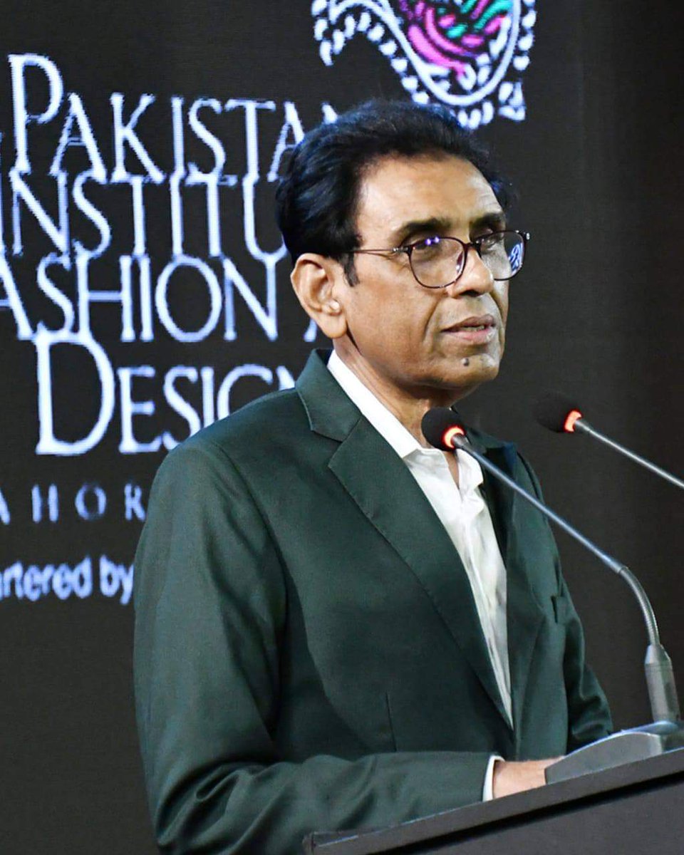 KamranAkhterMQM's tweet image. کراچی سےپاکستان کا دارالخلافہ لے جایا گیا تھا ہم قسطوں میں واپس لا رہے ہیں
کراچی میں پہلی بار 12 سے زائد جامعات کے کیمپس کھول رہےہیں اب کراچی والوں کو روز خوشخبریاں ملیں گی
پاکستان انسٹی ٹیوٹ آف فیشن اینڈ ڈیزائن کی کراچی آمدکراچی کےنوجوانوں کومبارک ہو،ڈاکٹر خالد مقبول صدیقی
#pifd