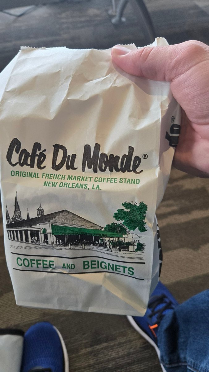 New externality example just dropped! <a href="/N_O_CafeDuMonde/">Café Du Monde</a> beignets on a flight. What do you think #EconTwitter, is the smell of these amazing beignets a positive or negative externality for the people around me on this ✈️? <a href="/MRevUniversity/">MRU - Marginal Revolution University</a> <a href="/JMUEconEd/">JMU EconEducation</a> <a href="/YourEconSuccess/">YourEconomicSuccess</a> <a href="/_VCEE/">VA Council on Econ Ed</a>