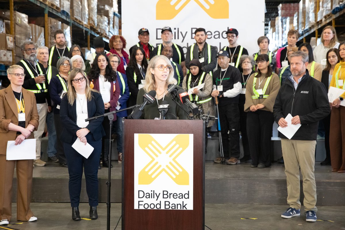 DailyBreadTO's tweet photo. "The numbers are shocking &amp; something needs to be done; we're at a breaking point", said Shauna Harris of Spadina-Fort York Community Care, during the #WhosHungry2024 press conference. Thanks to our member agencies, @nyhfb, @feedontario &amp; @foodbankscanada for standing with us. https://t.co/B1Djt6IsDd