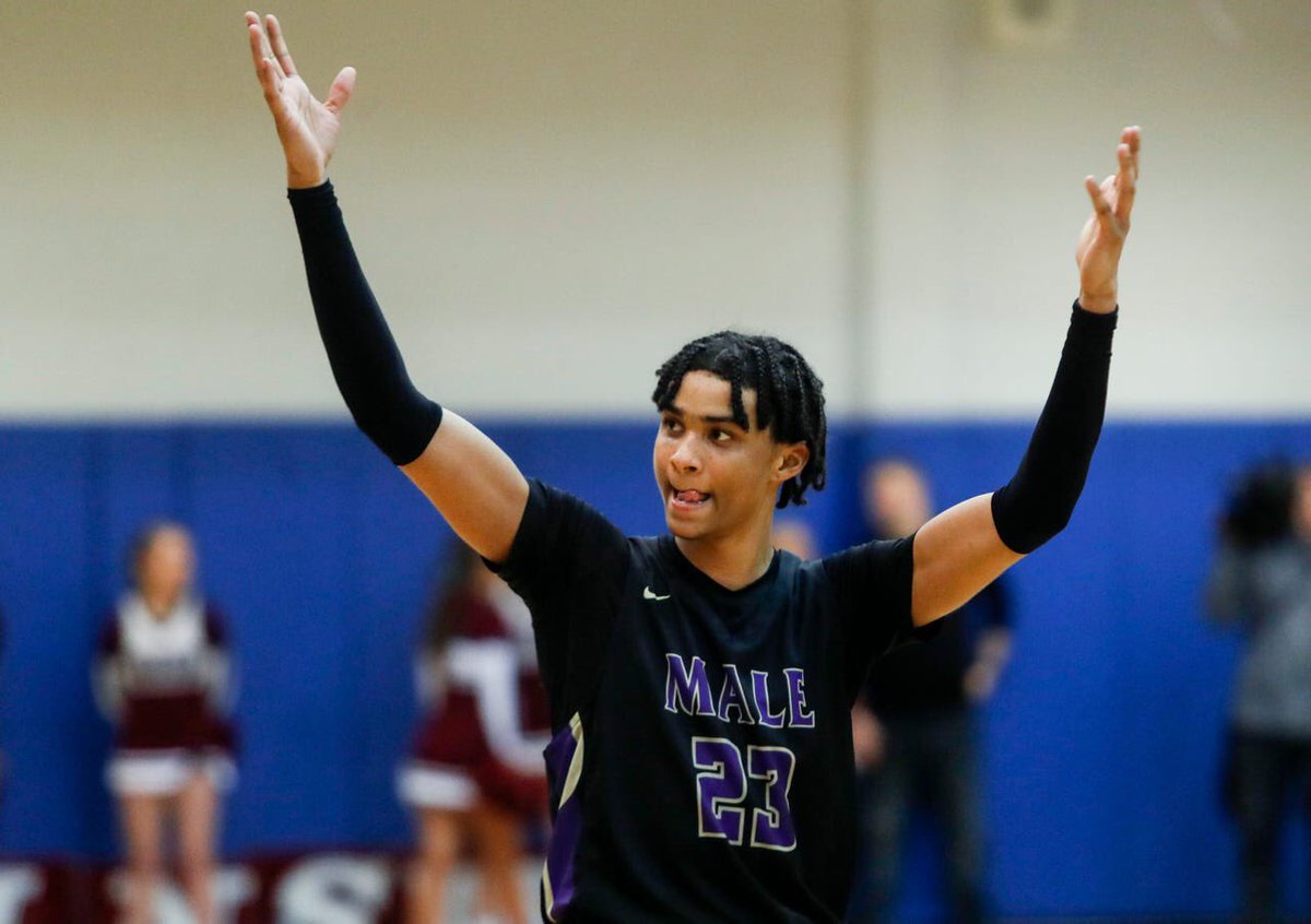 MaleHighBBall's tweet image. 🏀 DAWGS IN COLLEGE 🏀

🗣️ Howard Fleming (2020)

@HowardFleming23 nearly had a triple double over the weekend, dropping 10 points, 14 rebounds, and 9 assists, as @UTRGVmbb cruised to their first victory of the season over Champion Christian‼️

#Vaqueros #DawgLife #ForTheH