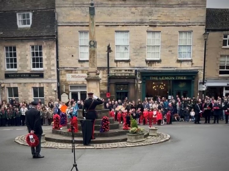 NorthantsLL's tweet photo. The town of Oundle turned out in large numbers on Sunday to remember all those who have fallen and served.  Deputy Lieutenant, Dominic Hopkins was in attendance and represented the Lord-Lieutenant. @OundleCouncil #lestweforget2024 https://t.co/CYjsK5FYz4