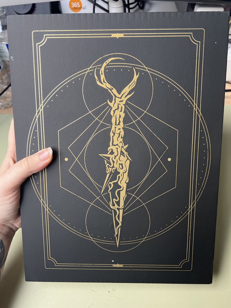 Lynnerdo's tweet image. Received the artbook and I want to share some parts:

(THREAD)