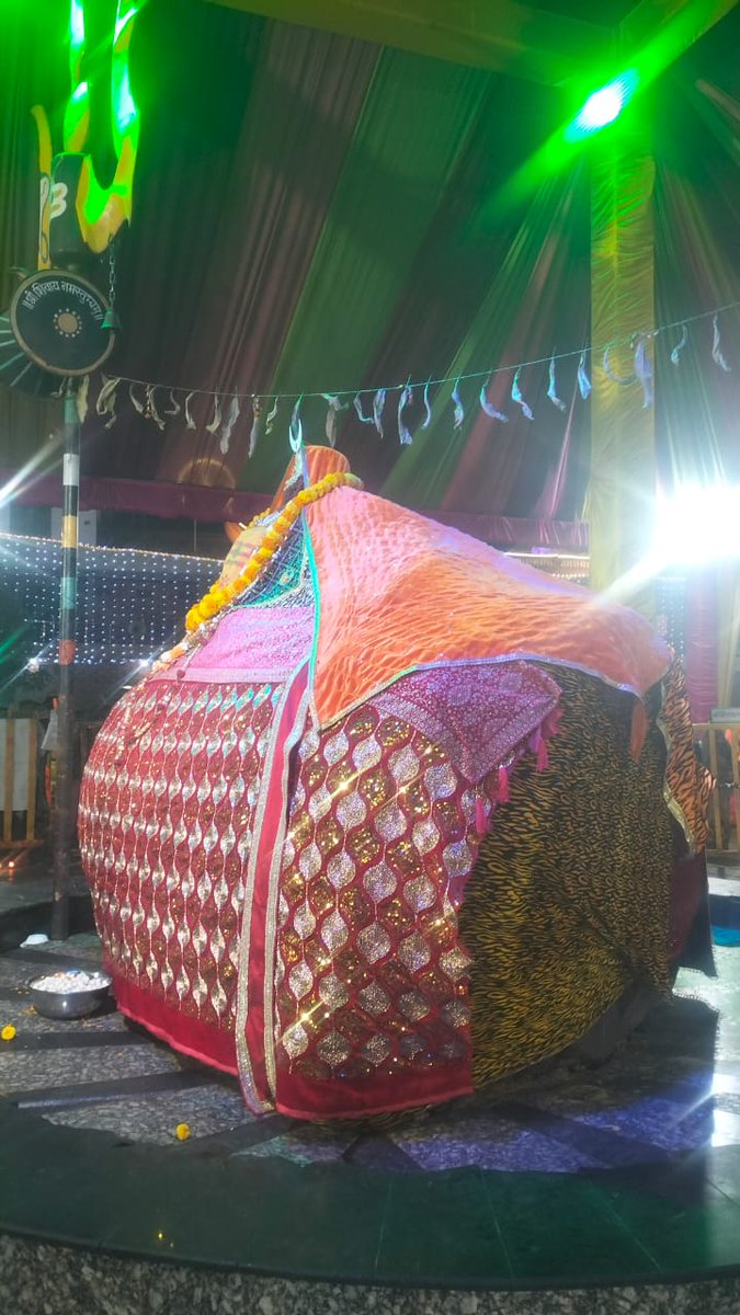 panditmishraji's tweet image. आज दिनांक 12-11-2024 मंगलवार को कुबेरेश्वर धाम सीहोर के प्रदोष काल संध्या आरती का भव्य दर्शन
कुबेरेश्वर भंडारी आप सभी की मनोकामना पूरी करे
#kubereshwardhamsehore #kubereshwarmahadev #sihorewale 
#kubereshwardhamkeupay #Pandit_Pradeep_Ji_Mishra