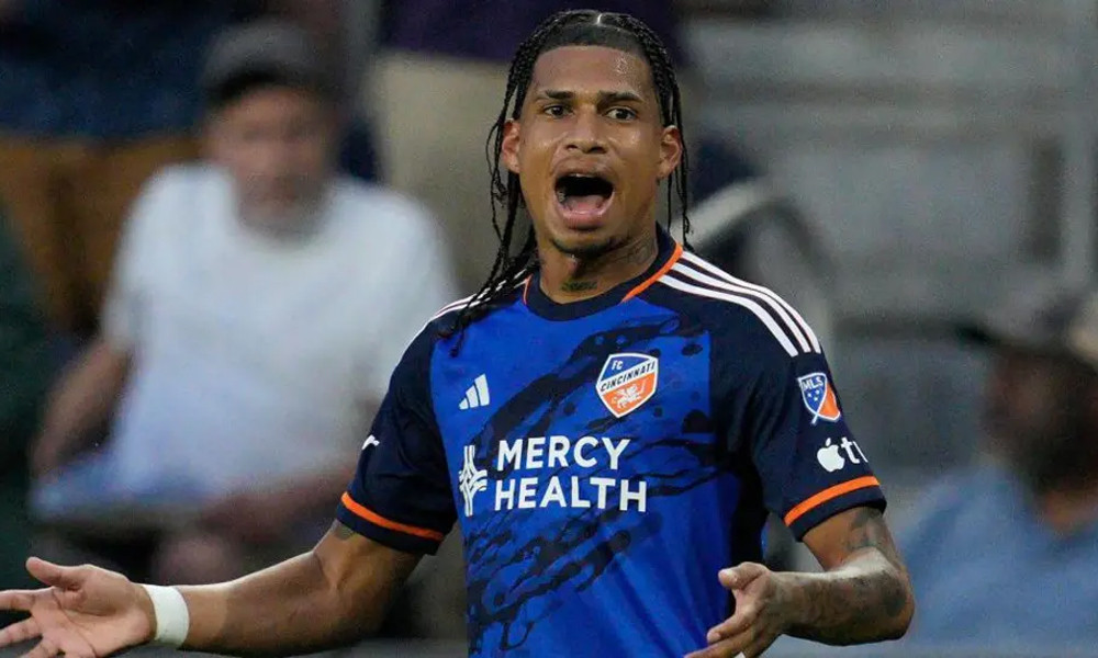 ২২ বছর বয়সে পরপারে ইকুয়েডরের ফুটবলার