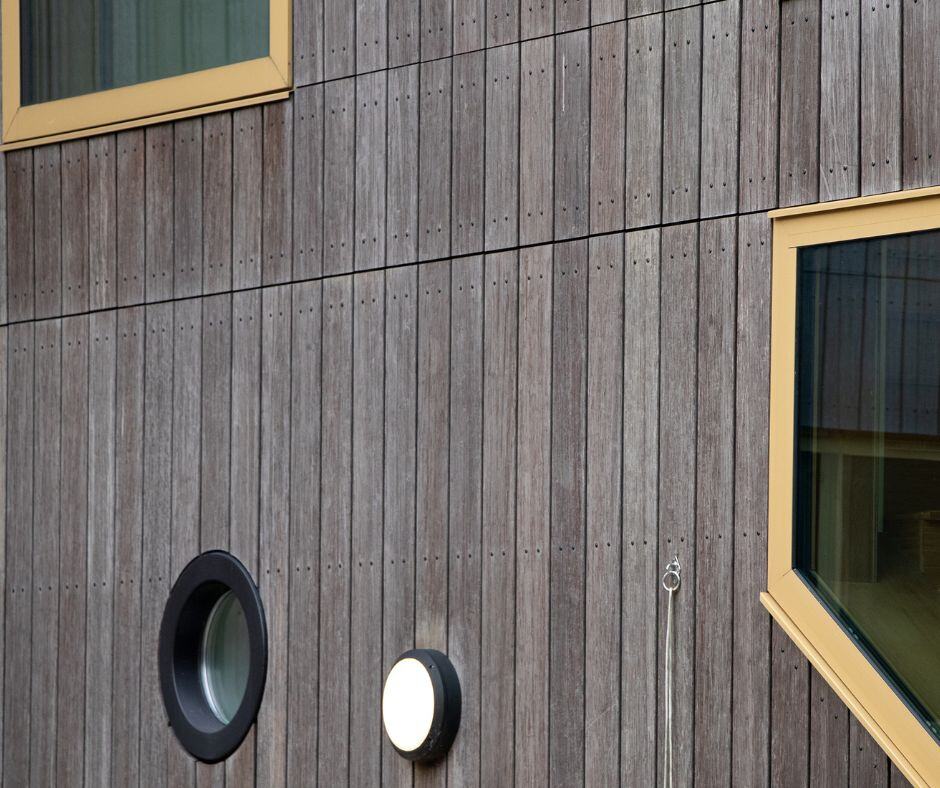 mosogroup's tweet photo. Check out the natural transformation of MOSO Bamboo X-treme Cladding!  Installed at IKC de Zeven Zeeën in the Netherlands, it weathers to a beautiful silver-grey. Durable, stable, and fire-resistant—ideal for public spaces like schools!
More and credits:
https://t.co/wyTCZMxSyp https://t.co/A6Gn7hm72n