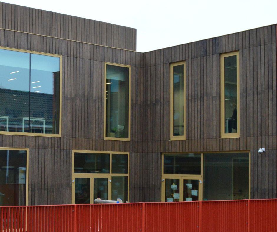 mosogroup's tweet photo. Check out the natural transformation of MOSO Bamboo X-treme Cladding!  Installed at IKC de Zeven Zeeën in the Netherlands, it weathers to a beautiful silver-grey. Durable, stable, and fire-resistant—ideal for public spaces like schools!
More and credits:
https://t.co/wyTCZMxSyp https://t.co/A6Gn7hm72n
