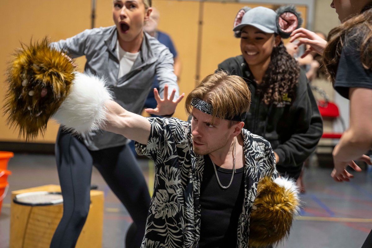 BelgradeTheatre's tweet photo. Your exclusive glimpse into the rehearsal room of Dick Whittington! ✨

The cast &amp; creatives are having a blast bringing to life this adventurous tale &amp; can't wait to share it with you!

🗓️ 20 Nov - 4 Jan
🎟️ Book your tickets now: https://t.co/peBRj1mLFe
📸 @YoungNiki https://t.co/bjrW12AkiC
