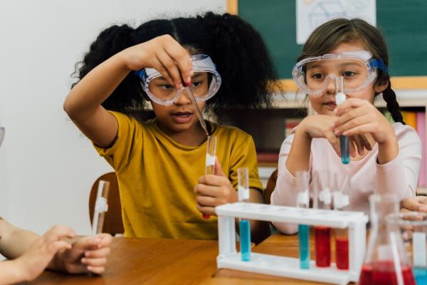 FPGInstitute's tweet photo. The STEMIE Center works to improve access &amp; participation in STEM learning for children w/ disabilities &amp; intersecting identities. Knowing the importance of identifying disparities in STEM education, a team recently examined the literature &amp; published their findings. https://t.co/3wxy3nqxwv