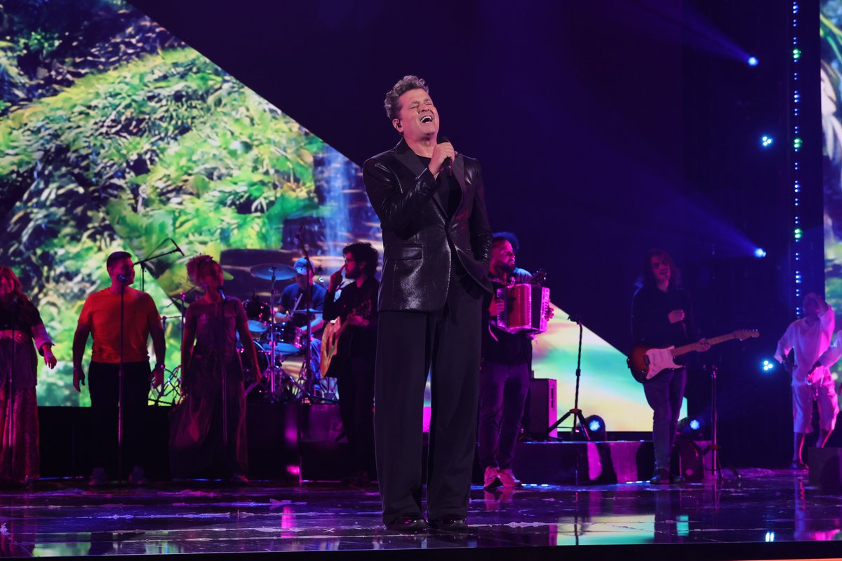 BillboardArg's tweet photo. 🏟 Comenzaron los ensayos para la 25° Edición de los @LatinGRAMMYs 

@TruenoOficiaI , @carlosvives , @darumasband  y @Dannocean  ya se preparan para sus shows el próximo jueves 14 🏆

📷 Cortesía de La Academia Latina de la Grabación, Getty Images©2024. https://t.co/8MTA1Hmjj4