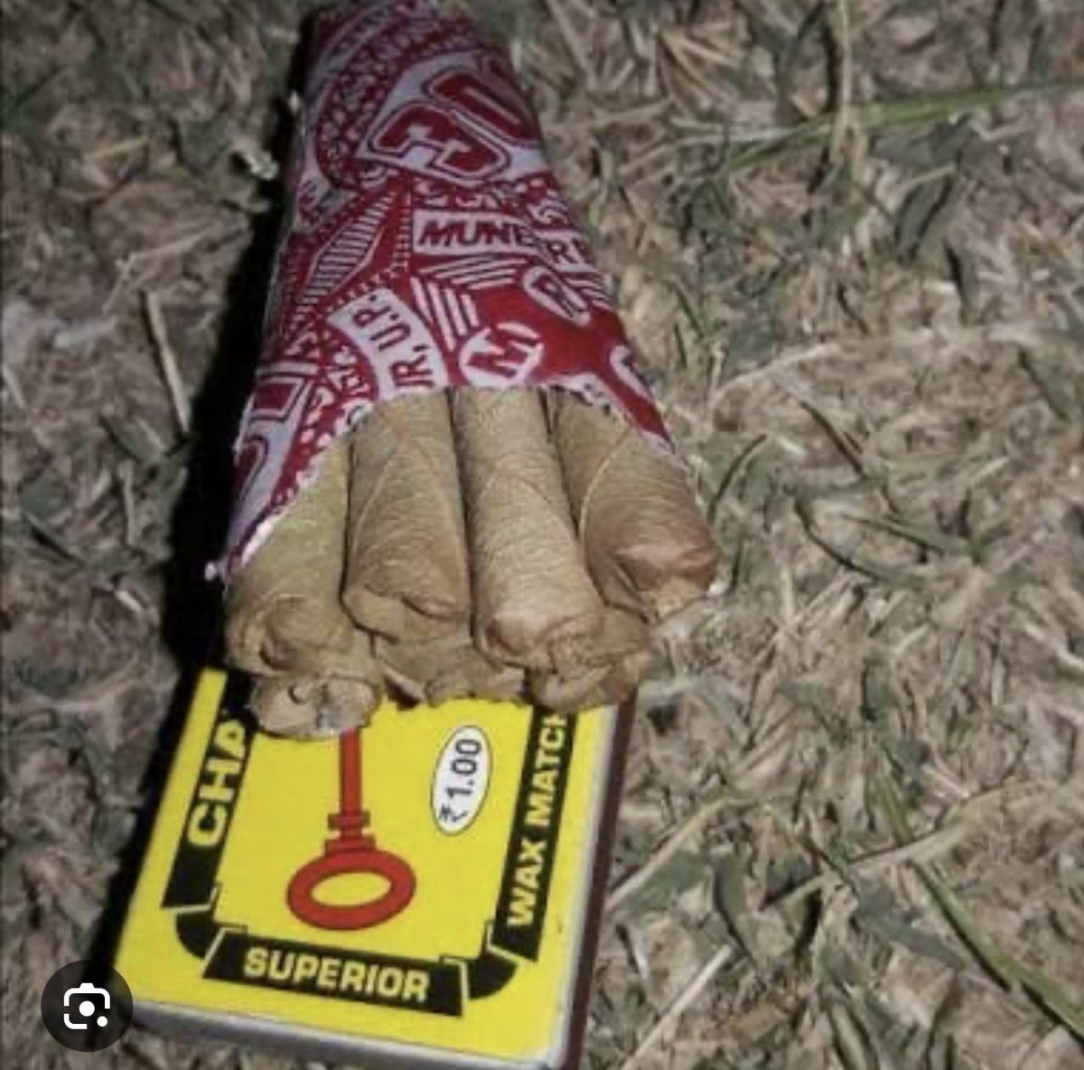 deepak (@budhwardee) on Twitter photo नेता ने अंधभक्तों से कहा: अगर तुम्हारे पास बीस-बीघा खेत है तो क्या तुम उसका आधा दस बीघा गरीबों को दे दोगे? 
सारे अंधभक्त एक साथ बोले: हाँ दे देंगे!
नेता ने फिर कहा: अगर तुम्हारे पास दो घर हैं तो क्या तुम एक घर गरीबों को दे दोगे?
सारे अंधभक्त एक साथ बोले: हाँ दे देंगे!
नेता ने नेता ने अंधभक्तों से कहा: अगर तुम्हारे पास बीस-बीघा खेत है तो क्या तुम उसका आधा दस बीघा गरीबों को दे दोगे? 
सारे अंधभक्त एक साथ बोले: हाँ दे देंगे!
नेता ने फिर कहा: अगर तुम्हारे पास दो घर हैं तो क्या तुम एक घर गरीबों को दे दोगे?
सारे अंधभक्त एक साथ बोले: हाँ दे देंगे!
नेता ने