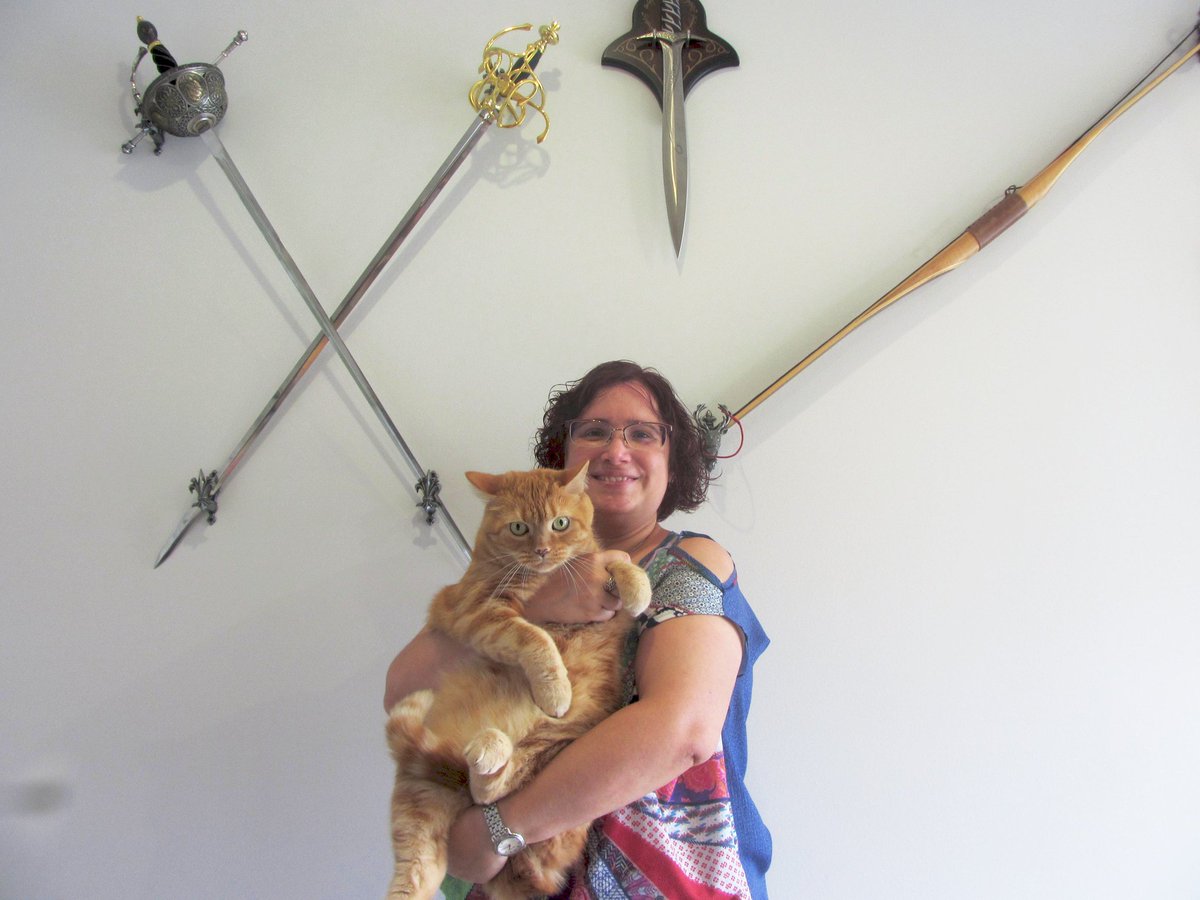 Y sí, habéis leído bien en la número 4 tendremos un rol en vivo de la magnífica <a href="/CaryannaReuven/">Caryanna Reuven @CaryannaReuven@paquita.mast🖤🤍💜</a>, autora de novelas y relatos y publicada en @cronoCiFi y en <a href="/edcerbero/">Editorial Cerbero 🔻🏳️‍🌈</a> entre otras.