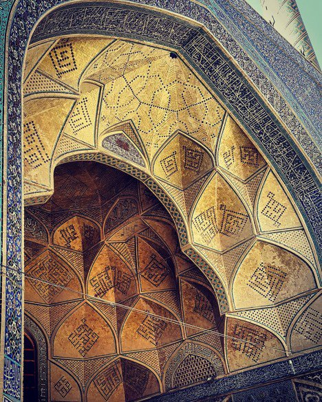 FedeItaliano76's tweet photo. Fractal architecture

1.     Iranian ceilings captured by mehrdad https://t.co/TPYYWI2JJ1