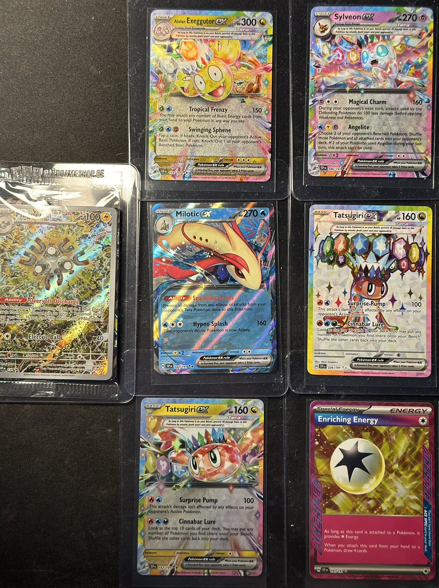 Mathis2k_'s tweet image. Pokémon tcg post
Hits from 1 box + etb surging sparks.